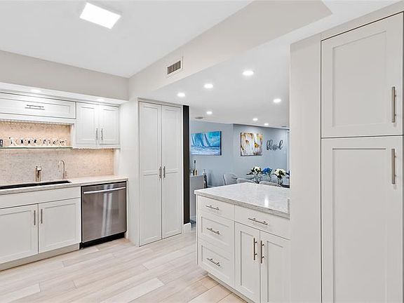 5th image of 3750 Galt Ocean Dr APT 410