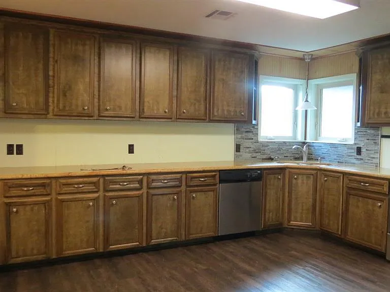 Huge kitchen with lot of cabinets