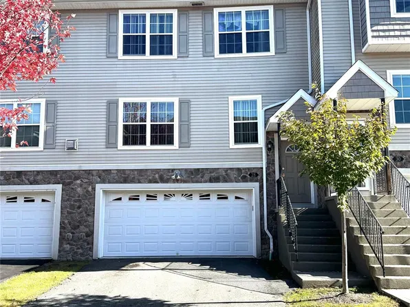 28 Hidden Creek Blvd, Monroe, NY 10950