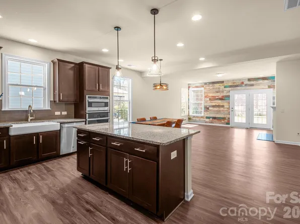 7420 Tullamore Glen Dr, Huntersville, NC 28078