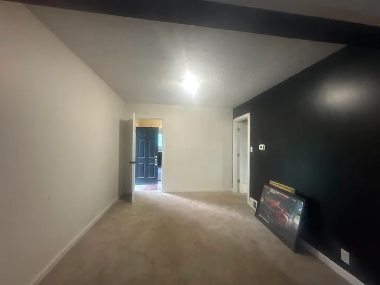 3721 N Lasalle St #1 — Photo 8