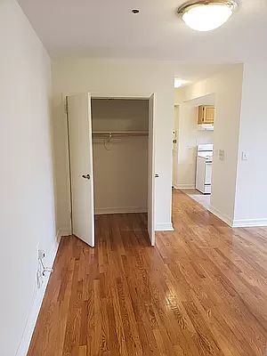 4th image of 1100 Elder Ave #2H
