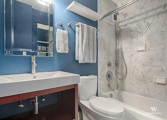 Sold by Warburg | media 21