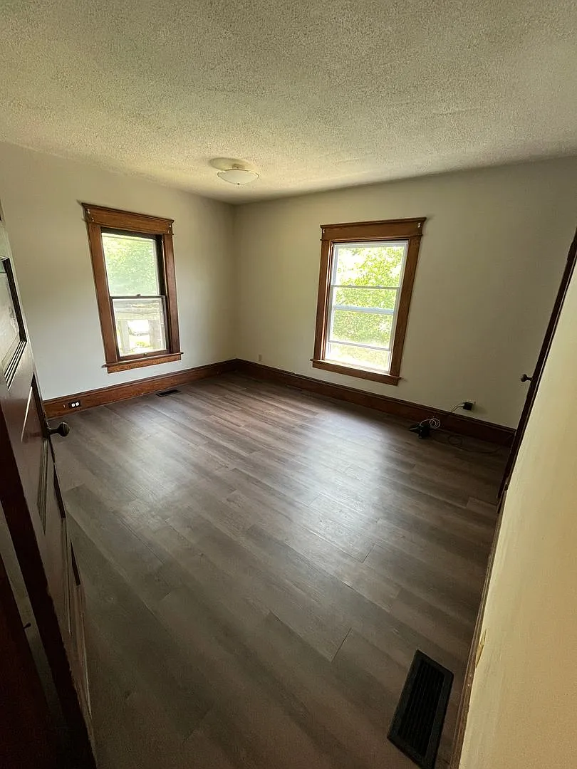 549 Pine Street — Photo 1