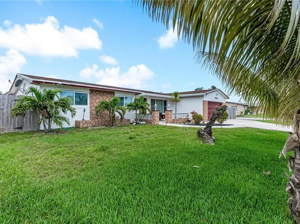 2040 NW 85th Avenue, Pembroke Pines, FL 33024