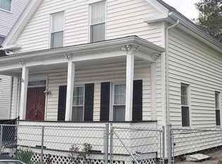 29 Douglas St, Worcester, MA 01603