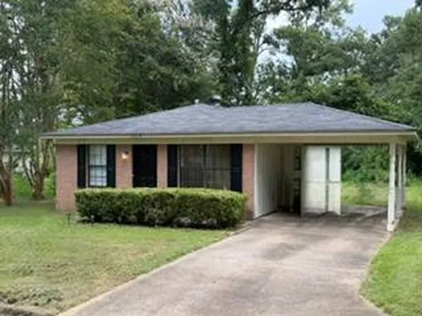 2234 Gum St, Grenada, MS 38901