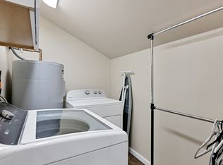 638 Grimes Rd, Hampton, VA 23663