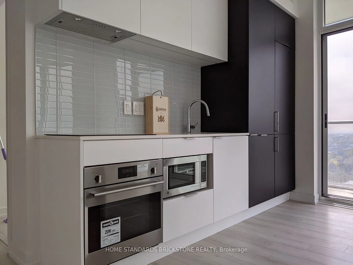 2 bed, $3,000 — Photo 2