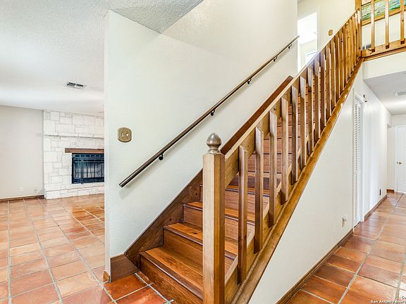 4th image of 4775 SPREADING OAK DR
