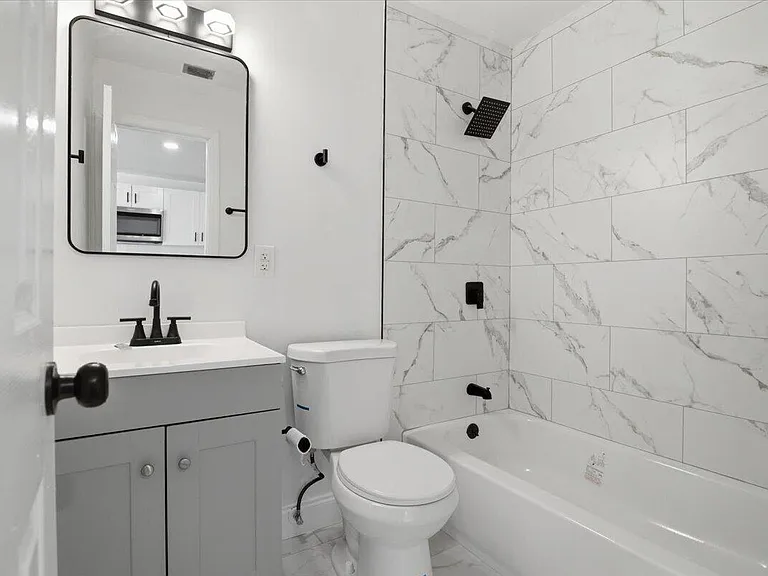 270 SW 10th Ave #1 — Photo 15