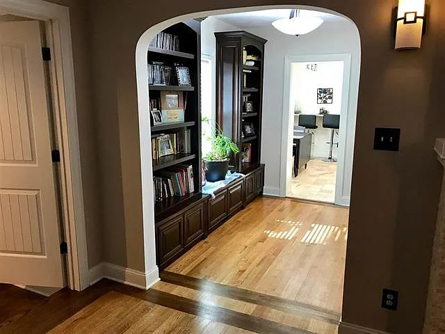 1515 E Maxwell Ln — Photo 5
