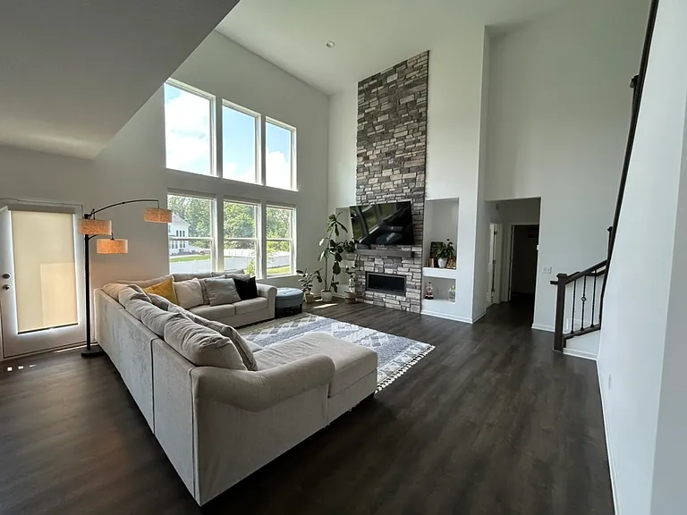 14248 Ferndale Ave NE — Photo 2