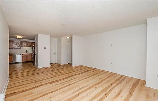 130 Endicott St N — Photo 7