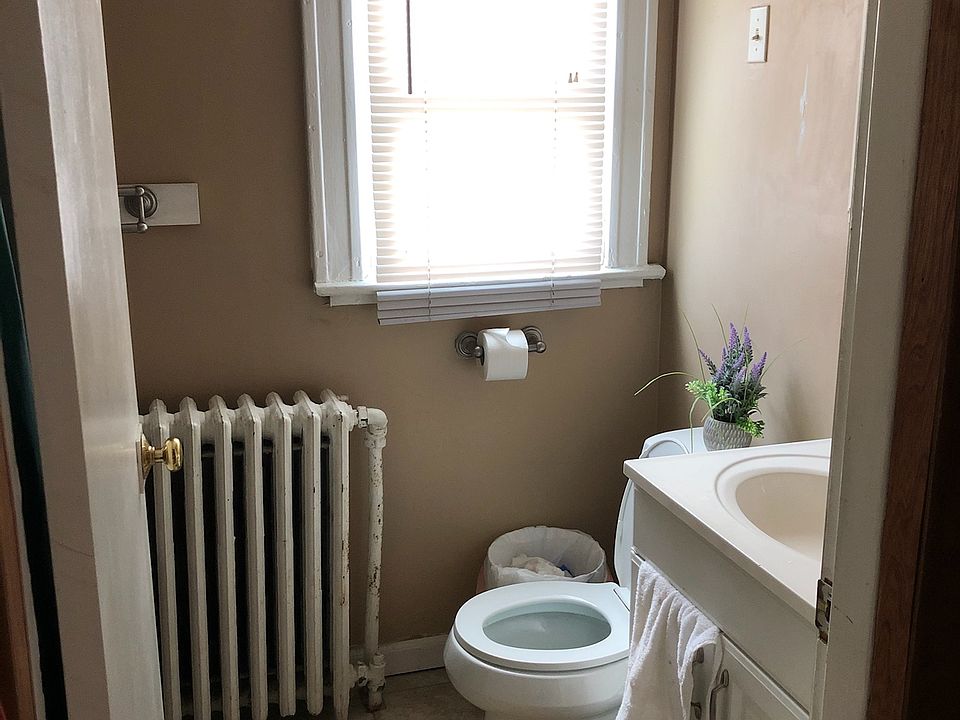 1st floor bathroom