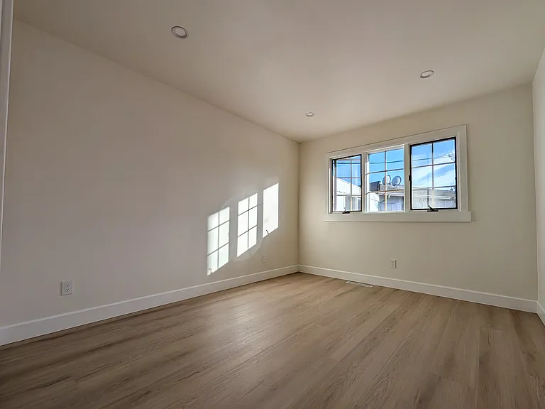 2234 Salisbury Way — Photo 12