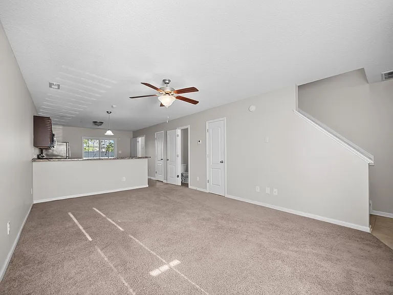 102 W Murrow Ln — Photo 6