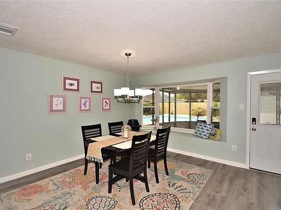 16'X14' Dining Room!