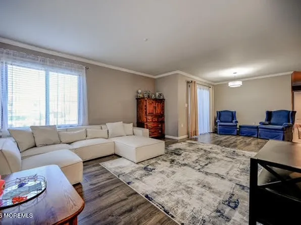 19 Pine Cluster Circle #A, Manalapan, NJ 07726