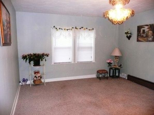 918 W Camplain Rd FLOOR 1