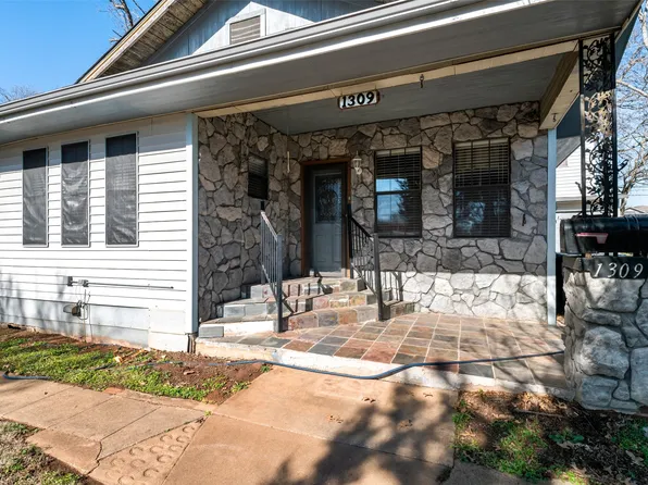 1309 W Bond St, Denison, TX 75020