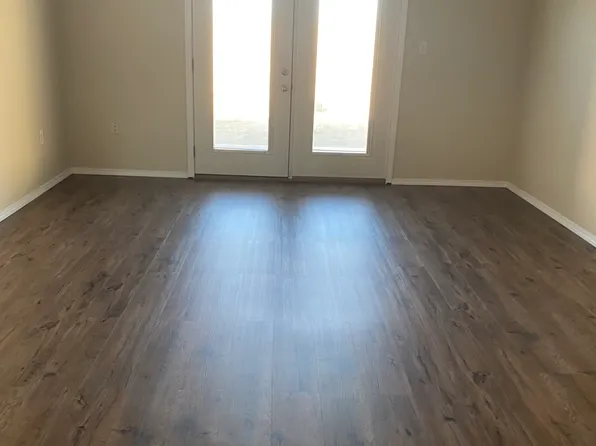 1302 Deer Lake Rd #B, Monett, MO 65708