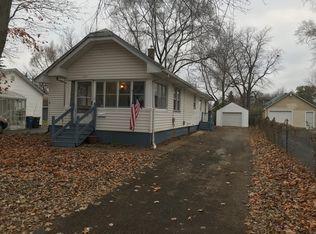 1147 Rathbone Ave, Aurora, IL 60506