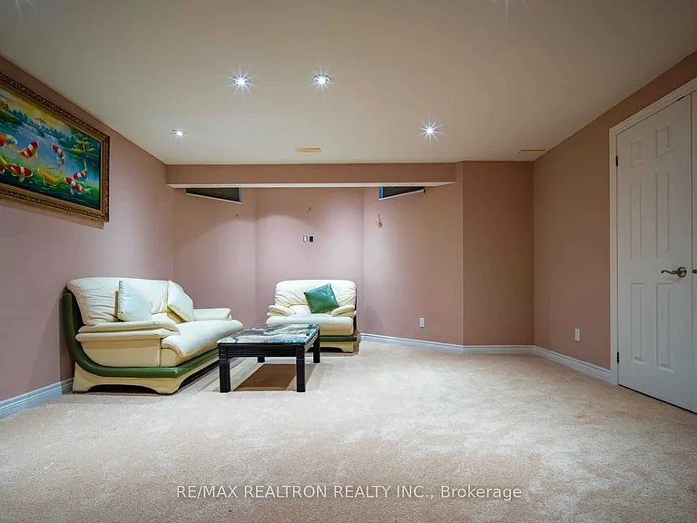 18 Ravine Edge Dr — Photo 29