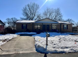 106 Timberbrook Dr #B, Saint Peters, MO 63376