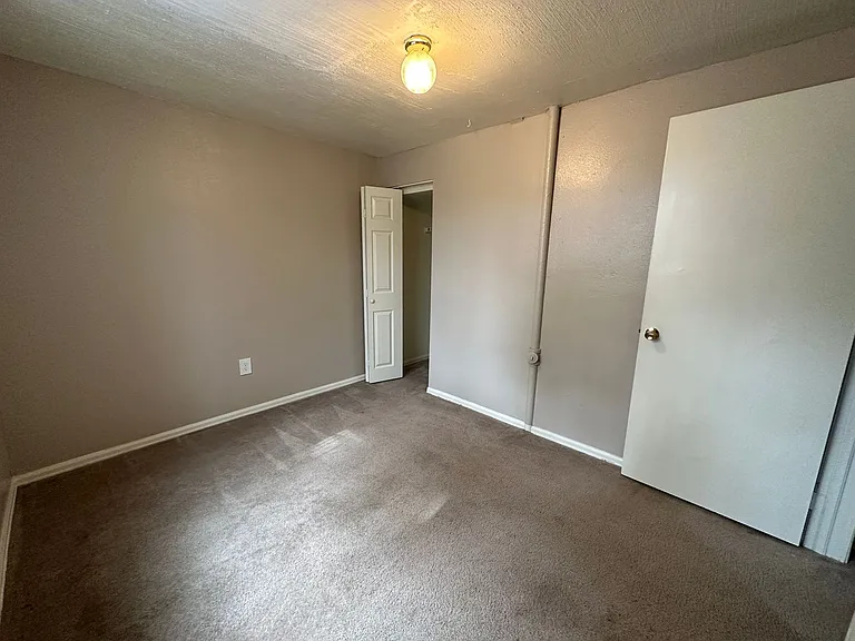 150 S Hooker St — Photo 21