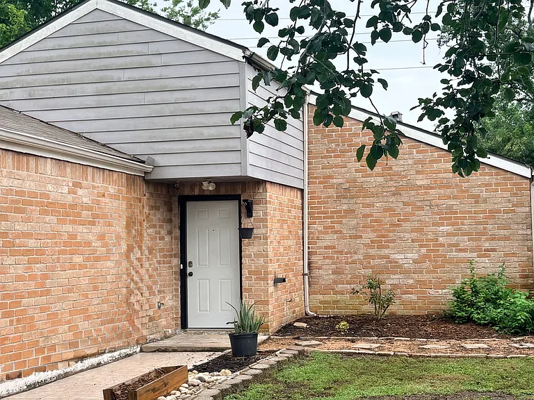 16027 Birch Vale Dr — Photo 1