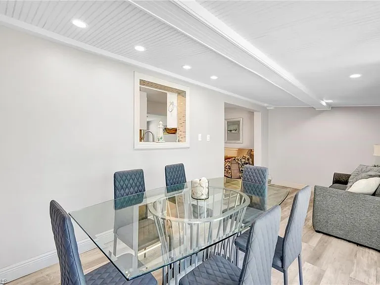 2047 Harbor Ln — Photo 9