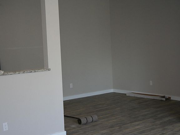 5th image of 802 E Gardena St #A