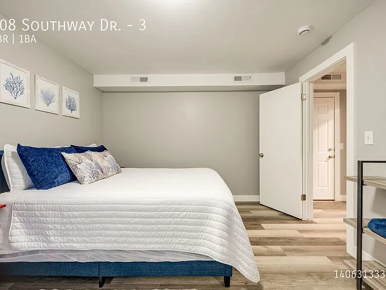 508 Southway Dr #3 — Photo 10