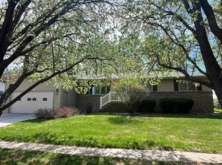 2003 Skyline Dr, Norfolk, NE 68701