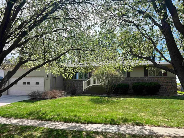 2003 Skyline Dr, Norfolk, NE 68701