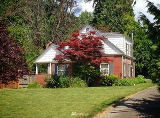1941 Parkview Dr NE, Bainbridge Island, WA 98110