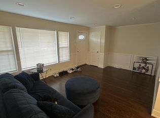 9206 S Harper Ave, Chicago, IL 60619