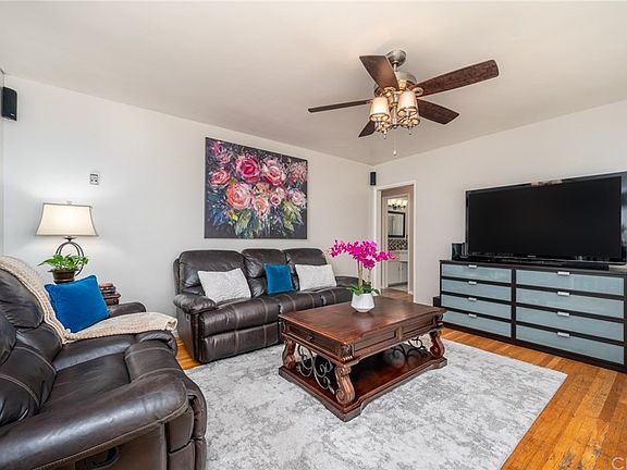 5th image of 26870 Hillview St