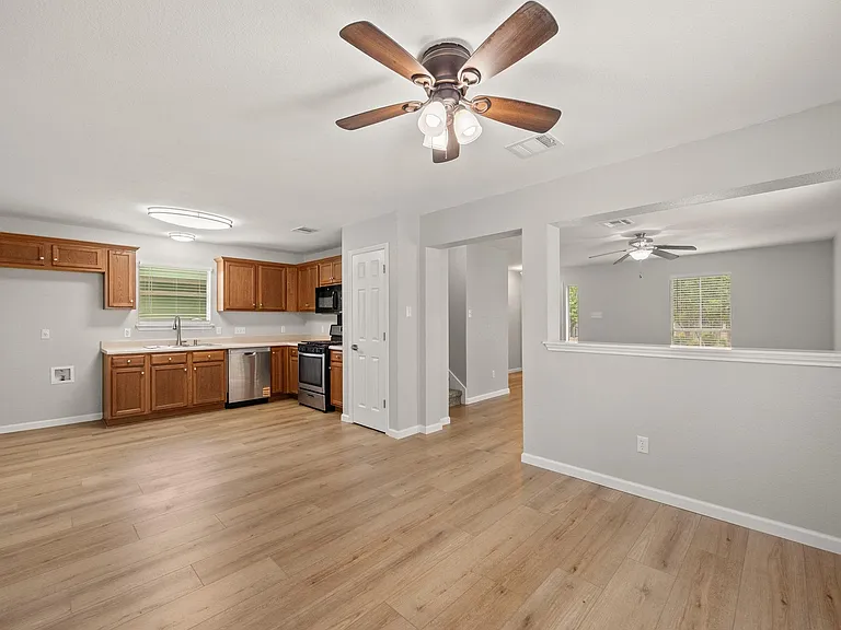 1429 Davis Mountain Loop — Photo 11