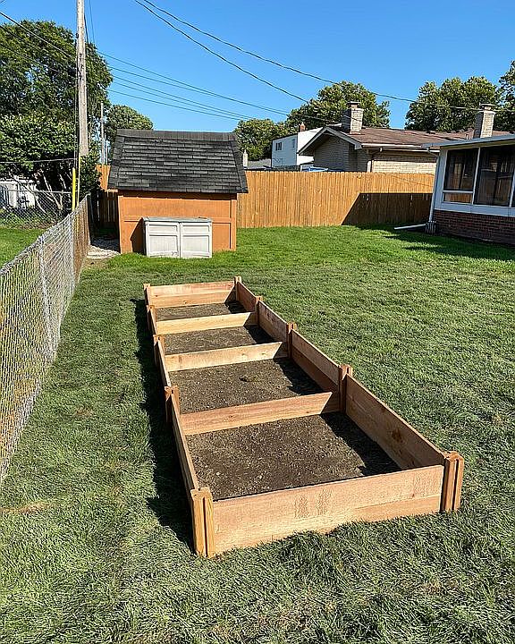 Back yard with garden 