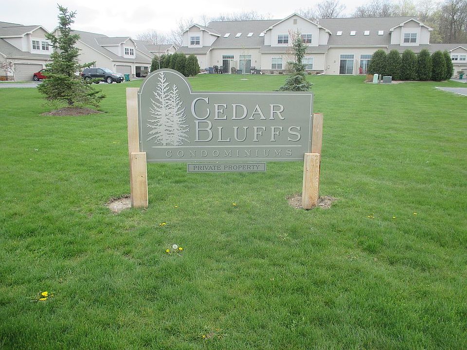 Cedar Bluffs Condominiums