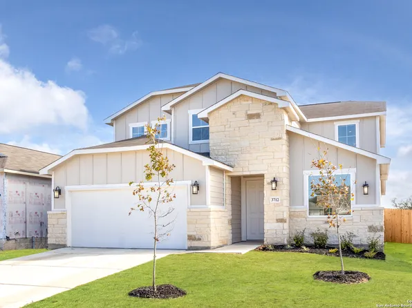 621 Jean St, Seguin, TX 78155