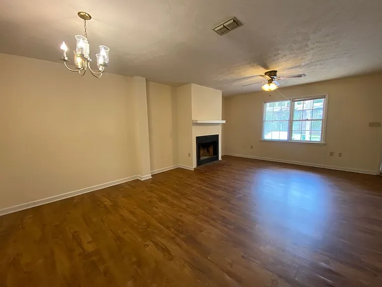 240 Highland Park Dr #240 — Photo 5