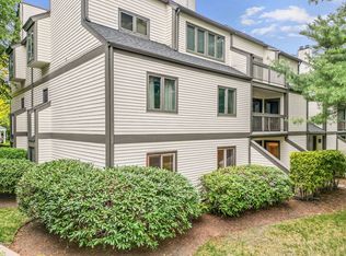 1100 Salem St APT 25, Lynnfield, MA 01940