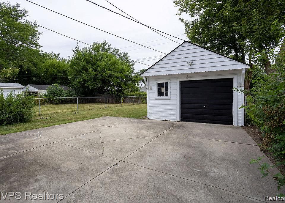 19309 Woodside St, photo 14