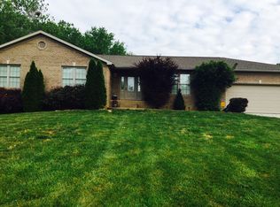 9266 Godeke Rd, Elberfeld, IN 47613