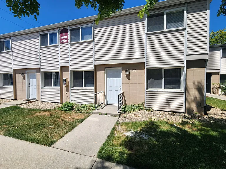 896 S Curtis Rd — Photo 1