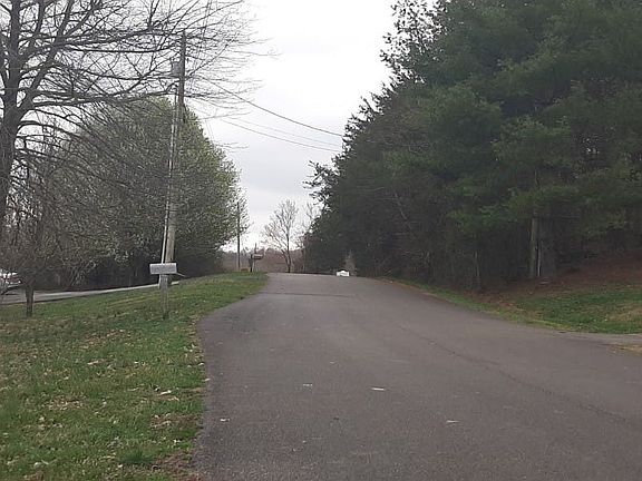5th image of 1112 Johnnie Bud Ln