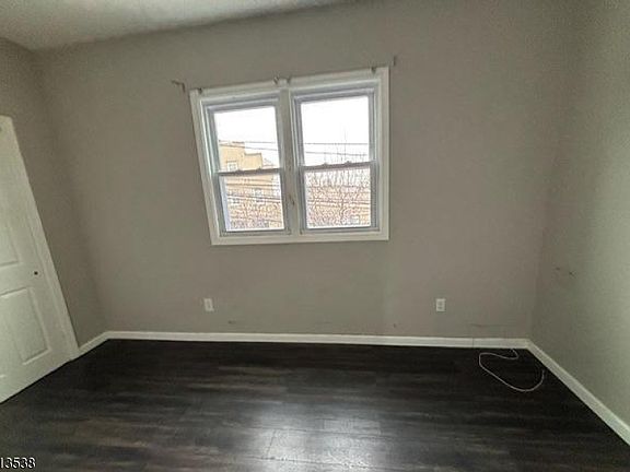 5th image of 161 19Th St